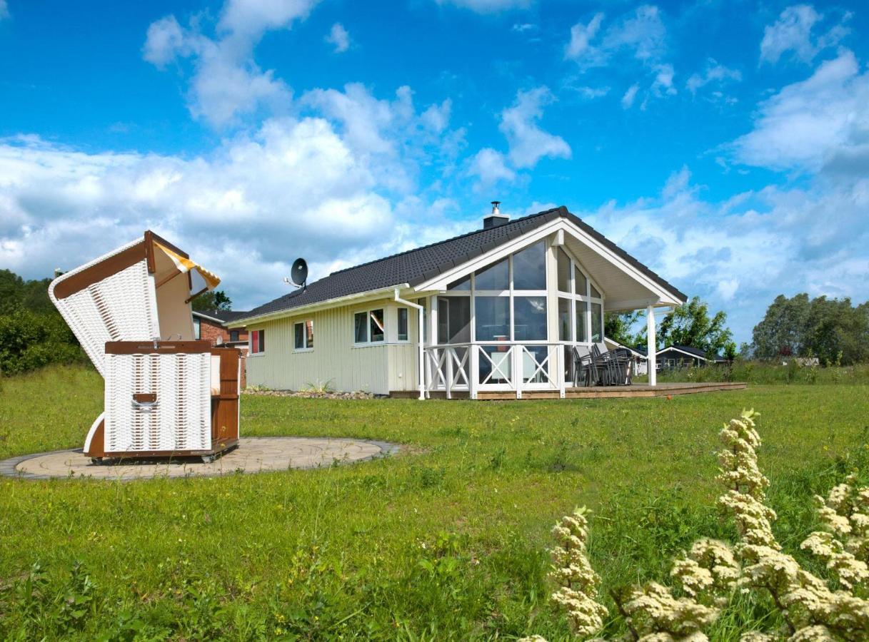 Daenische Ferienhaeuser Am Salzhaff Haus Kaept'N Nemo Insel Poel Esterno foto